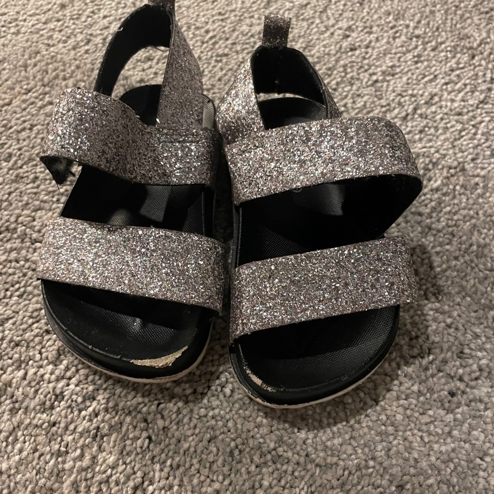 Girls size 5, toddler glitter sandals, used condition